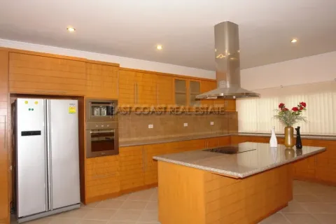 Casa de 7 dormitorios en Pattaya, Tailandia № 213603 - foto 12