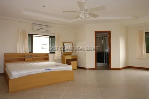 Casa de 7 dormitorios en Pattaya, Tailandia № 213603 - foto 6