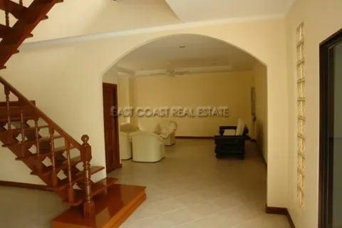 Casa de 7 dormitorios en Pattaya, Tailandia № 213603 - foto 9