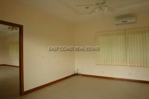 Casa de 7 dormitorios en Pattaya, Tailandia № 213603 - foto 14