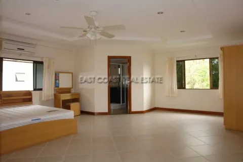 Casa de 7 dormitorios en Pattaya, Tailandia № 213603 - foto 7