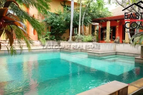 Casa de 4 dormitorios en Pattaya, Tailandia № 213602