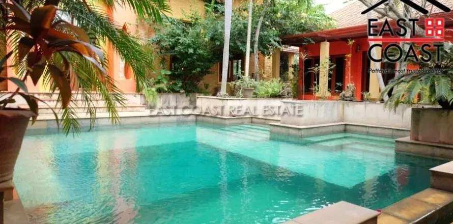 Casa de 4 dormitorios en Pattaya, Tailandia № 213602