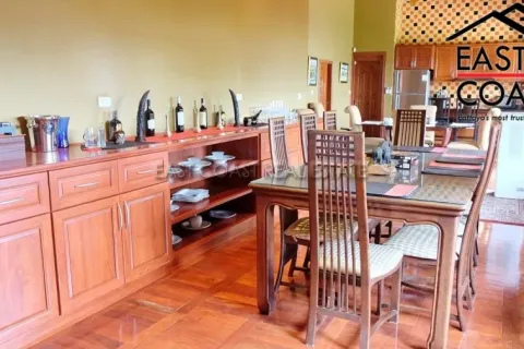 Casa de 4 dormitorios en Pattaya, Tailandia № 213602 - foto 18