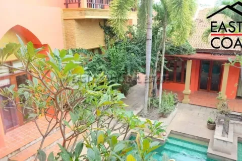 Casa de 4 dormitorios en Pattaya, Tailandia № 213602 - foto 28