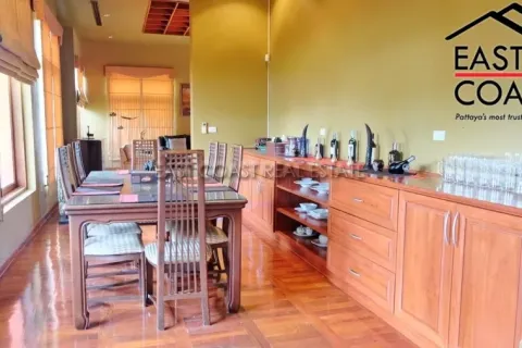 Casa de 4 dormitorios en Pattaya, Tailandia № 213602 - foto 19