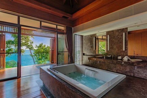 Villa in Kathu, Thailand 6 bedrooms № 157066 - photo 19