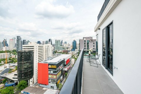 Condo in Watthana, Bangkok, Thailand, 2 bedrooms  № 157064 - photo 13