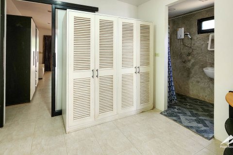 Commercial property in Chiang Mai, Thailand 850 sq.m. № 172501 - photo 12