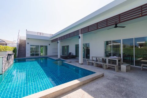 Villa à Hua Hin, Thaïlande 4 chambres № 161458