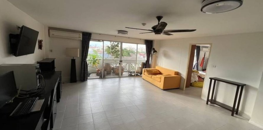 Condo in Wang Thonglang, Bangkok, Thailand, 2 bedrooms  № 161459