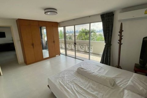 Condo in Wang Thonglang, Bangkok, Thailand, 2 bedrooms  № 161459 - photo 9