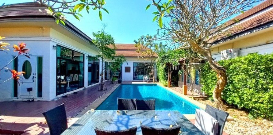 Haus in Pattaya, Thailand 4 Schlafzimmer № 223054