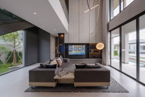House in Pattaya, Thailand 4 bedrooms № 196438 - photo 18