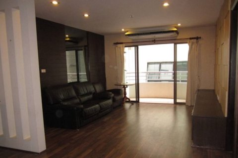 Кондоминиум с 3 спальнями в Ваттхане, Бангкок, Таиланд № 148679 - фото 2