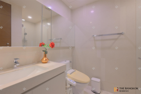Condo in Bangkok, Thailand, 2 bedrooms № 233185 - photo 10