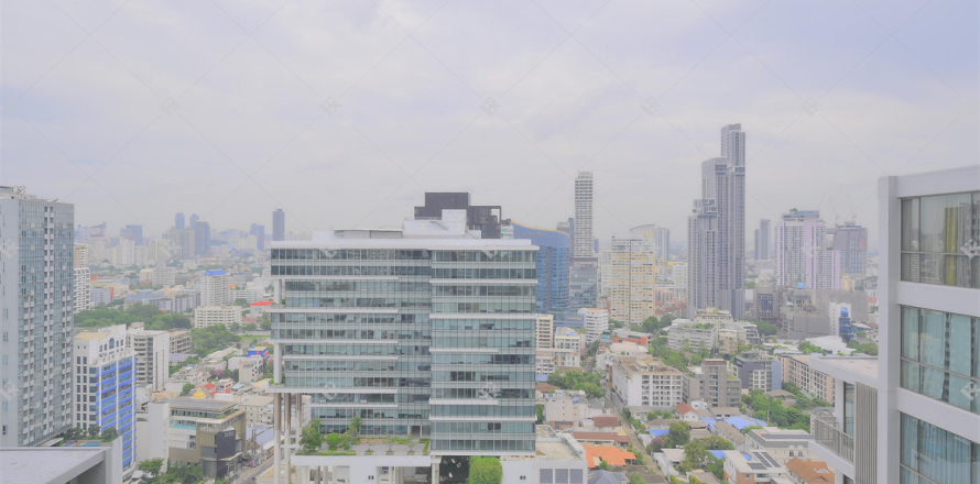 Condo in Bangkok, Thailand, 2 bedrooms № 233185