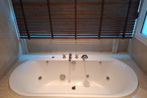 Condo à Bangkok, Thaïlande, 3 chambres № 205364 - photo 11