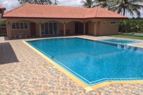 Дом в Паттайе, Таиланд с 5 спальнями  № 156130 - фото 6