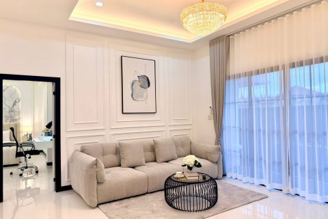 Villa in Pattaya, Thailand 3 bedrooms № 150965 - photo 13