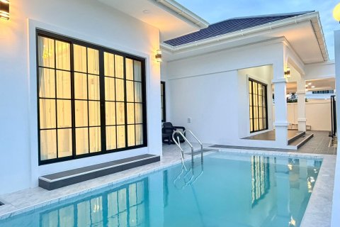Villa in Pattaya, Thailand 3 bedrooms № 150965 - photo 5