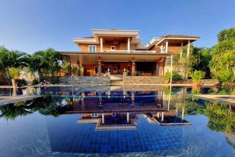 Вилла в Хуа Хине, Таиланд с 5 спальнями  № 146298 - фото 1