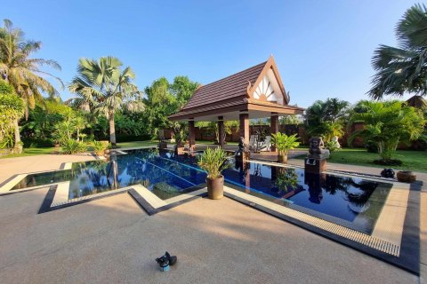 Вилла в Хуа Хине, Таиланд с 5 спальнями  № 146298 - фото 24