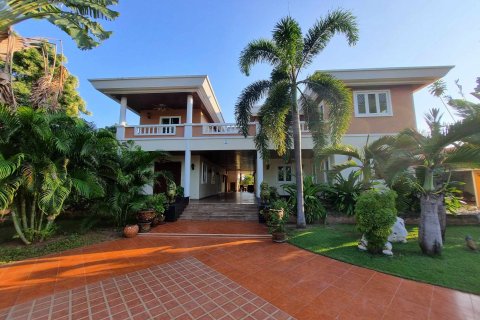 Вилла в Хуа Хине, Таиланд с 5 спальнями  № 146298 - фото 6