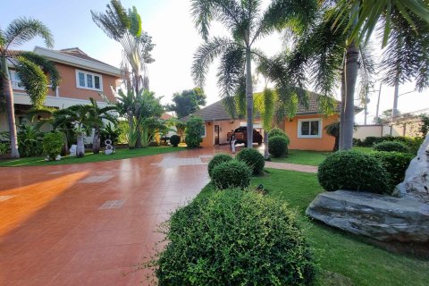 Вилла в Хуа Хине, Таиланд с 5 спальнями  № 146298 - фото 9