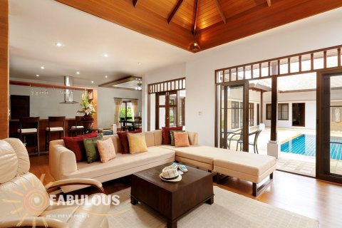 Villa in Bang Tao, Thailand 4 bedrooms № 179396 - photo 4