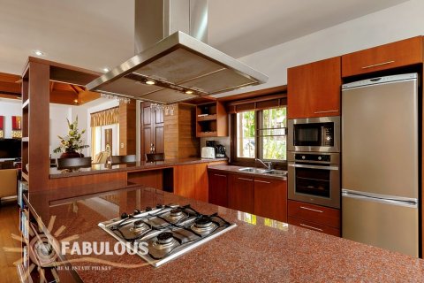 Villa in Bang Tao, Thailand 4 bedrooms № 179396 - photo 8