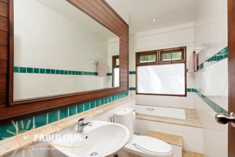Villa in Bang Tao, Thailand 4 bedrooms № 179396 - photo 6