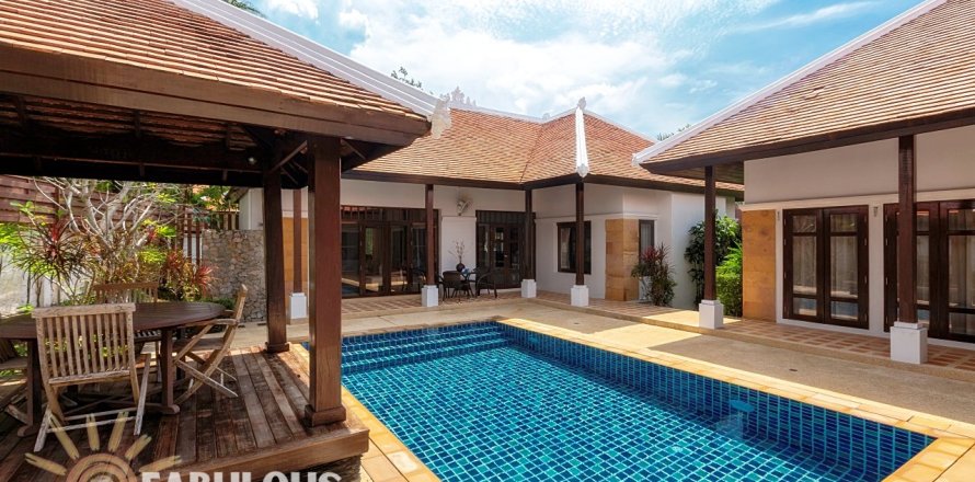 Villa in Bang Tao, Thailand 4 bedrooms № 179396