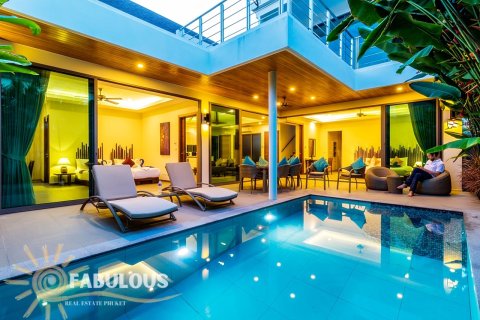 Villa in Rawai, Thailand 4 bedrooms № 179395