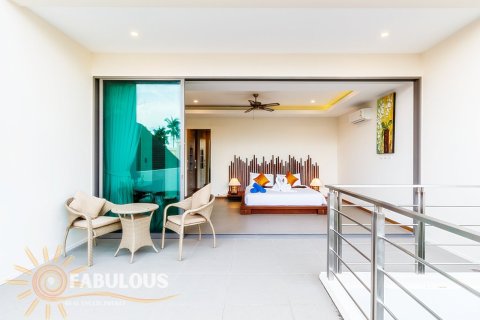 Villa in Rawai, Thailand 4 bedrooms № 179395 - photo 7
