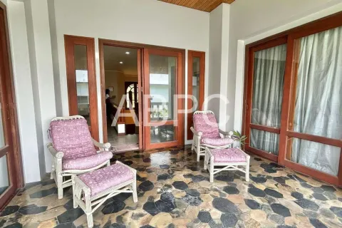 Casa de 4 dormitorios en Pattaya, Tailandia № 211710 - foto 14