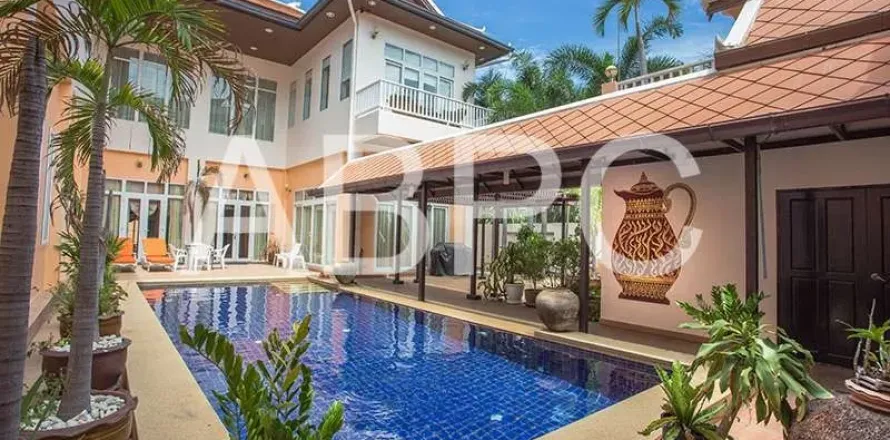Casa de 5 dormitorios en Pattaya, Tailandia № 211711