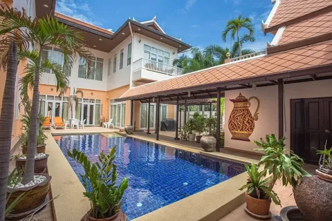 Casa de 5 dormitorios en Pattaya, Tailandia № 211711 - foto 18