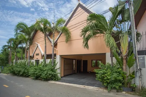 Casa de 5 dormitorios en Pattaya, Tailandia № 211711 - foto 10