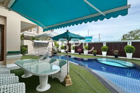 Casa de 4 dormitorios en Pattaya, Tailandia № 211712 - foto 6