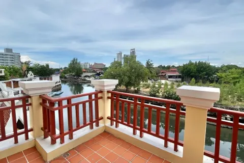 Casa de 4 dormitorios en Pattaya, Tailandia № 211712 - foto 19