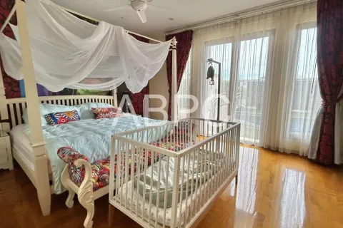 Casa de 4 dormitorios en Pattaya, Tailandia № 211712 - foto 4