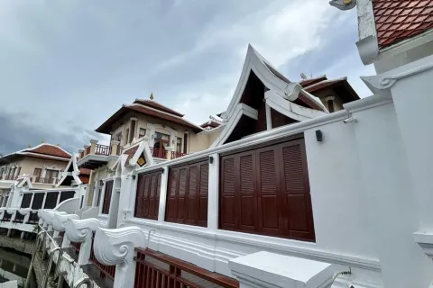 Casa de 4 dormitorios en Pattaya, Tailandia № 211712 - foto 26