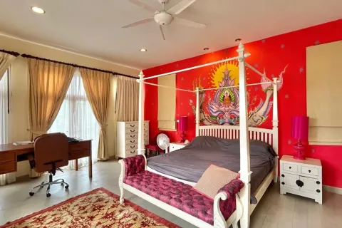 Casa de 4 dormitorios en Pattaya, Tailandia № 211712 - foto 24