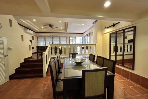Townhouse in Hua Hin, Thailand 4 bedrooms № 162053 - photo 7