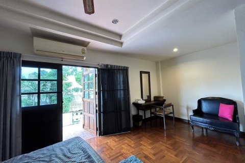 Townhouse in Hua Hin, Thailand 4 bedrooms № 162053 - photo 9