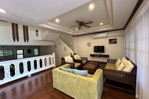 Townhouse in Hua Hin, Thailand 4 bedrooms № 162053