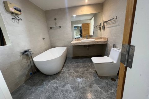 Кондоминиум с 2 спальнями в Банг Раке, Бангкок, Таиланд № 148432 - фото 9