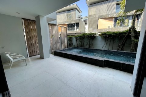 House in Bangkok, Thailand 4 bedrooms № 148430 - photo 2