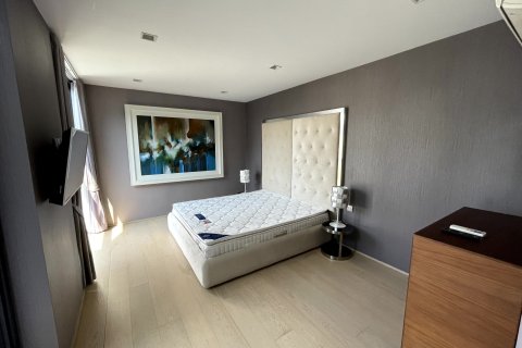 House in Bangkok, Thailand 4 bedrooms № 148430 - photo 13